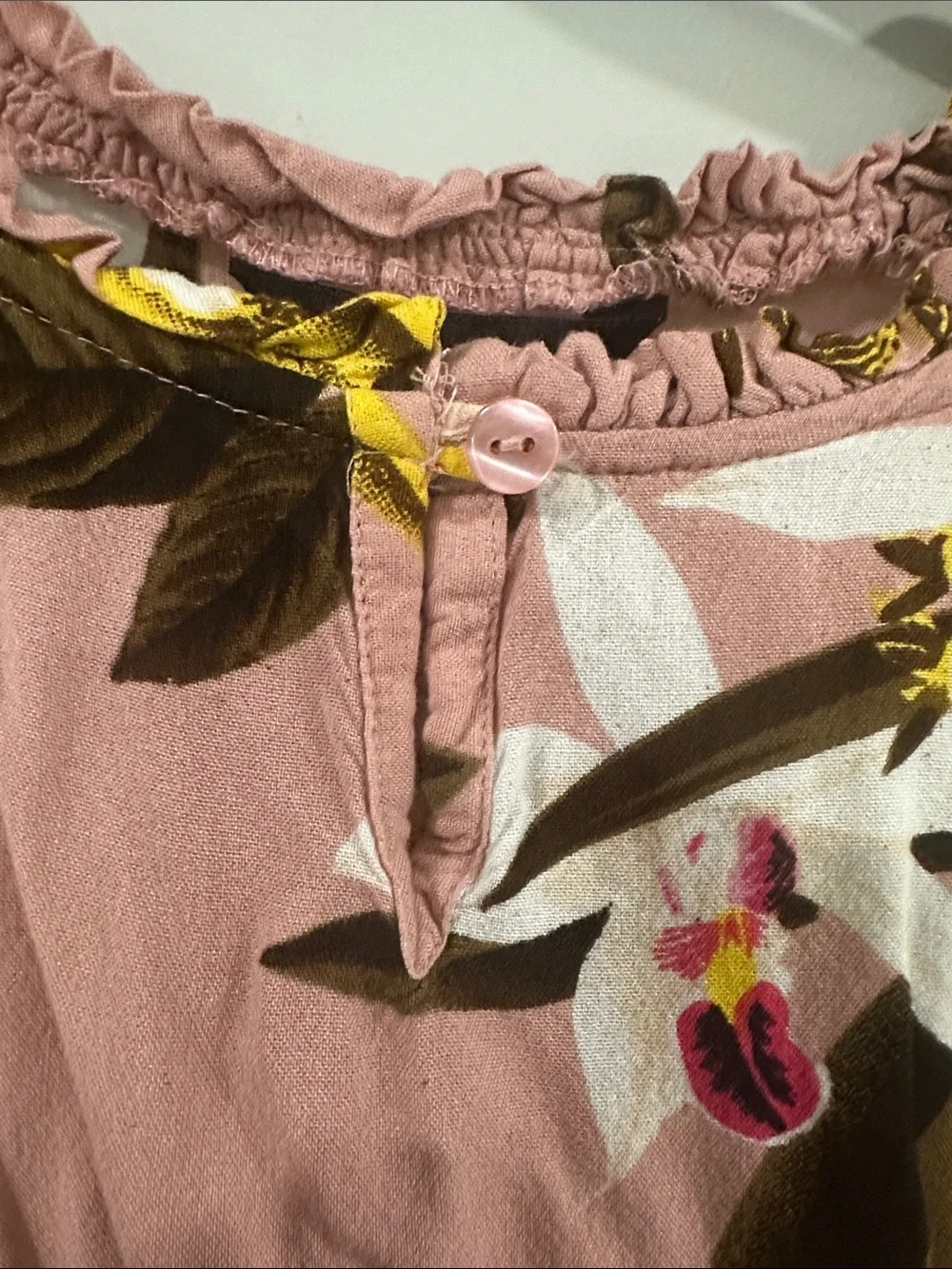 Dusty Rose Floral Short-Sleeve Blouse size L 100 rayon